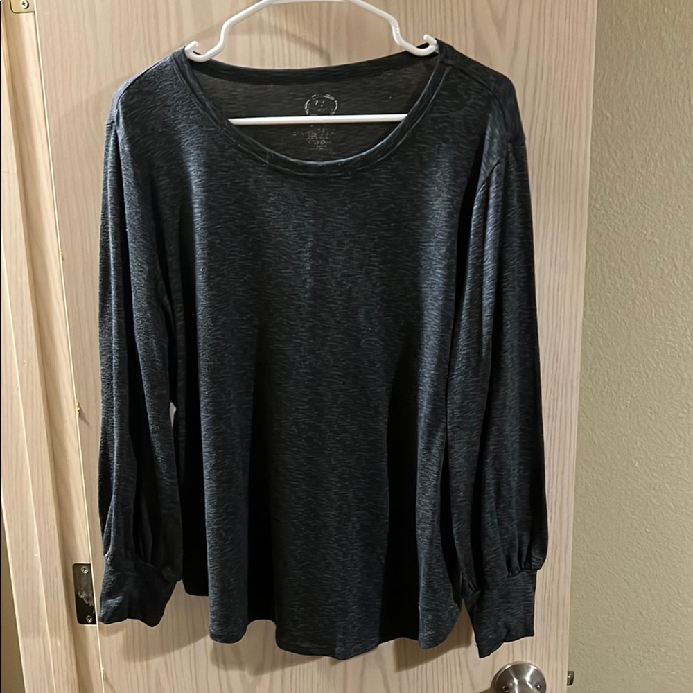 Maurices Dark Gray Long Sleeve Tee